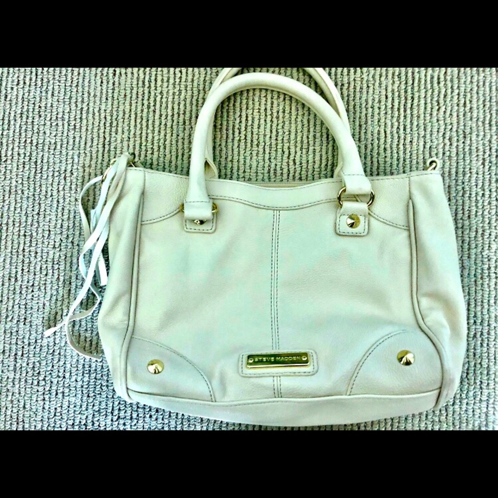 Tote bag. Color cream. Used.